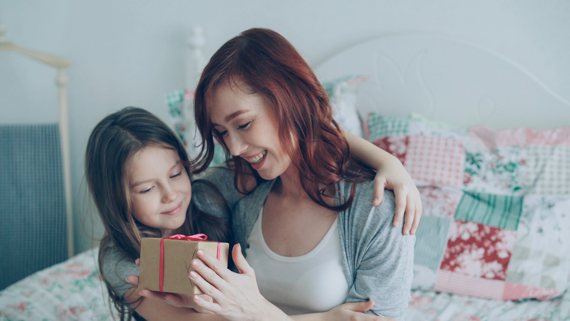 How Social Media Shapes Family Relationships: Challenges, Opportunities, and Practical Solutions