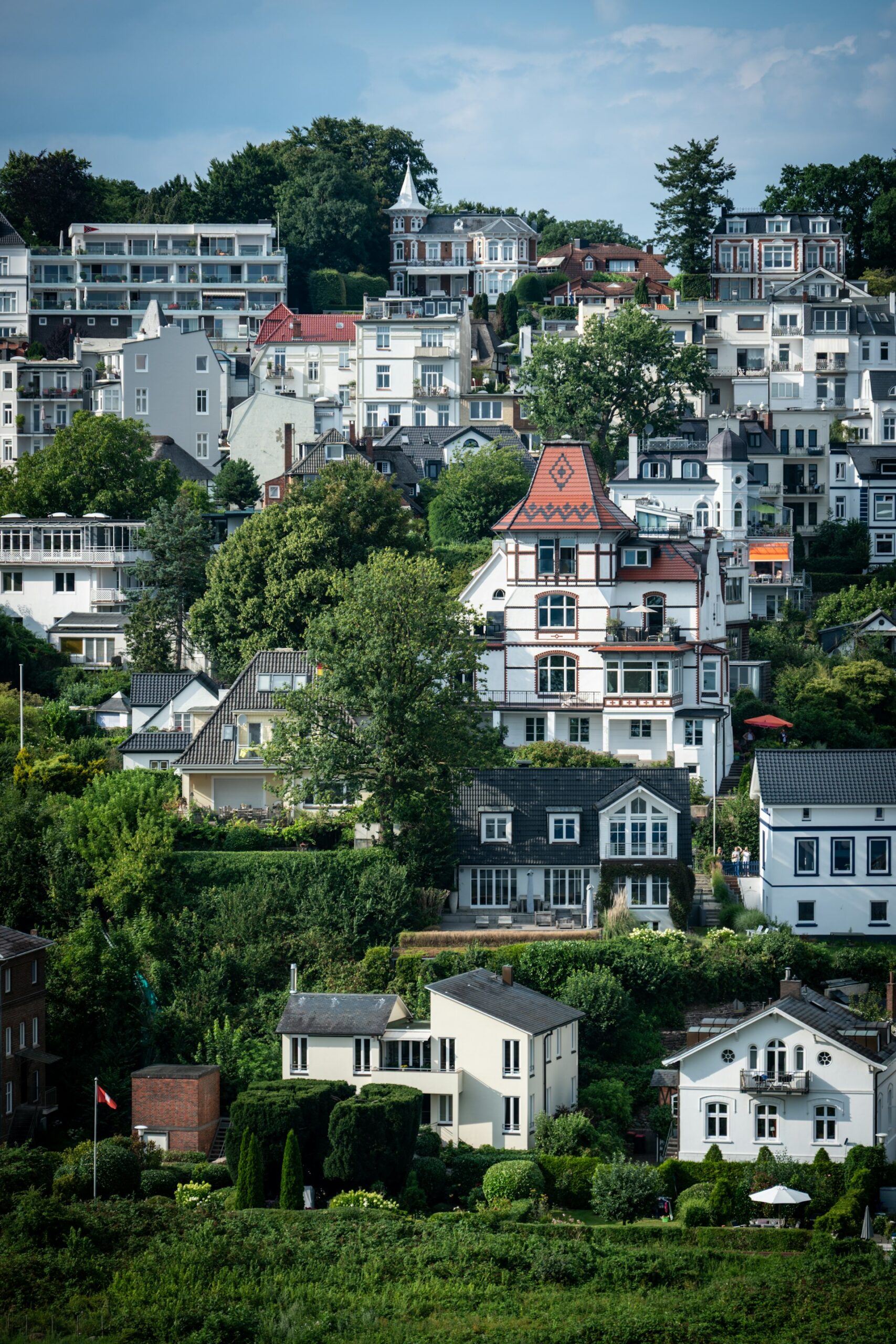 Historic Neighborhoods: Unlocking Real Estate Growth in 2025