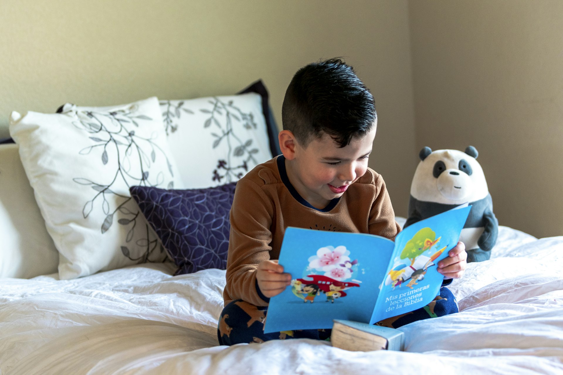 Transforming Bedtime: How Storytelling Enhances Family Bonds, Learning, and Rest