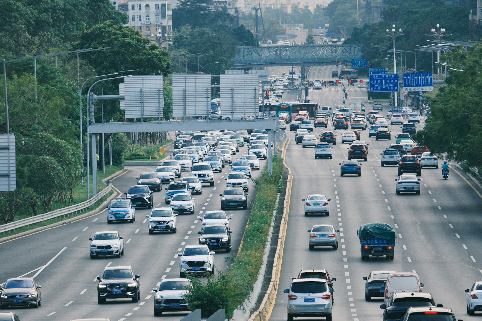 How Artificial Intelligence Transforms Modern Traffic Management Systems