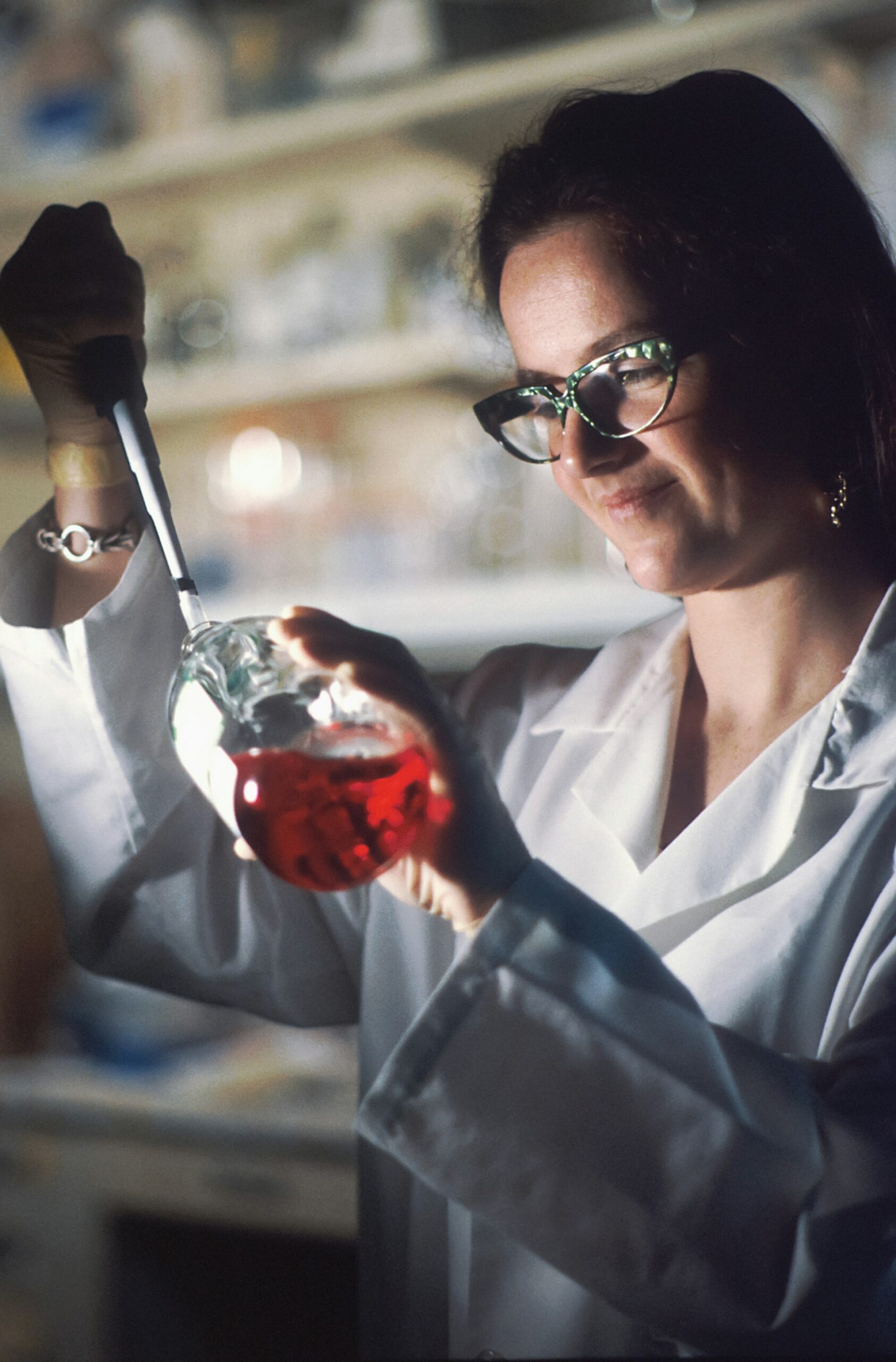 AI's Transformative Impact on Drug Discovery: Speed, Cost, and Innovation in 2025